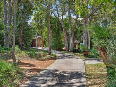 32 Mackie Road, Roleystone WA 6111