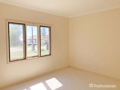 13 Armstrong Street, Dongara WA 6525