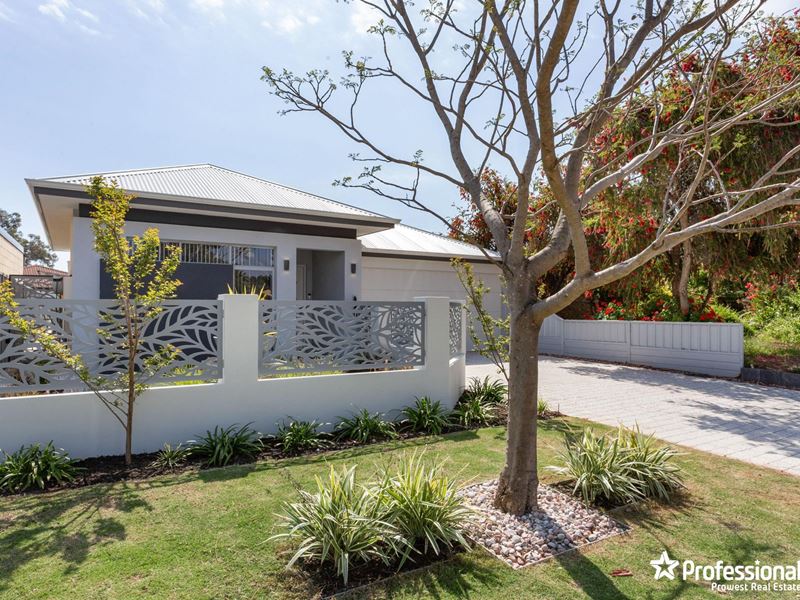 9a Findlay Road, Leeming WA 6149