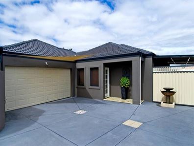 16A Linton Place, Morley WA 6062