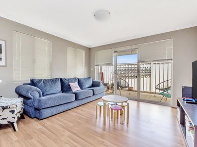79 Leisure Way, Halls Head WA 6210