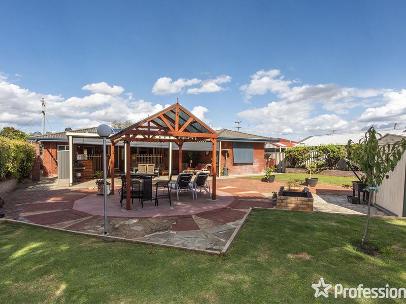 15 Warnbro Sound Avenue, Warnbro WA 6169