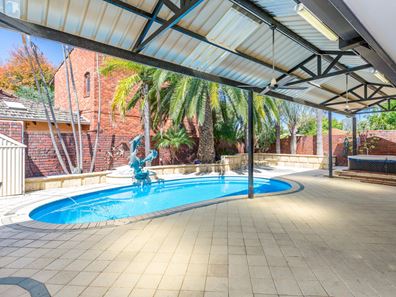 21 Coronet Court, Thornlie WA 6108