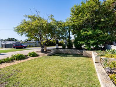 54 Blaxland Way, Padbury WA 6025