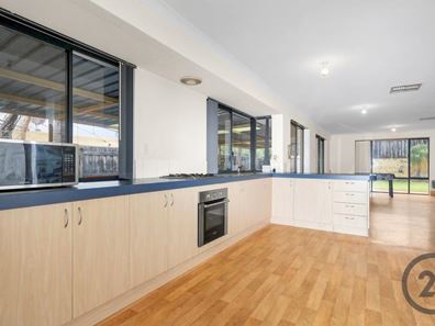 14 Bethel Corner, Halls Head WA 6210