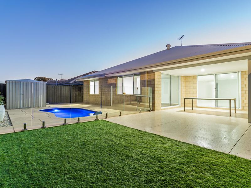 8 Linaker Street, Baldivis WA 6171