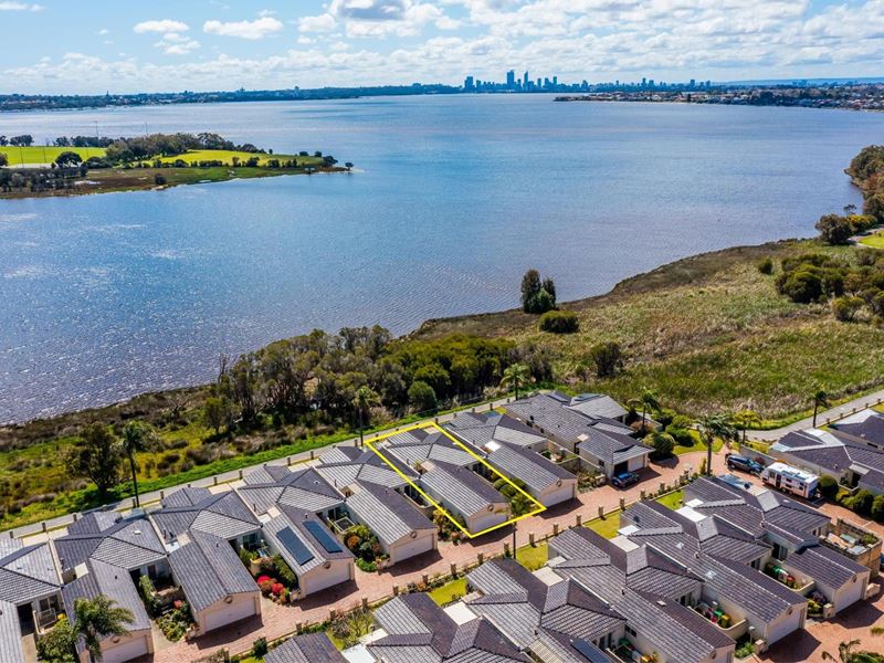 13/240 Burke Drive, Attadale