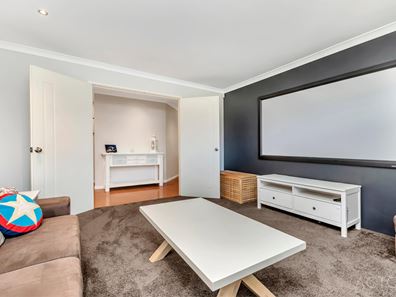 16 Chalice Rise, Lakelands WA 6180