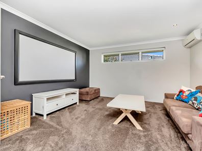 16 Chalice Rise, Lakelands WA 6180
