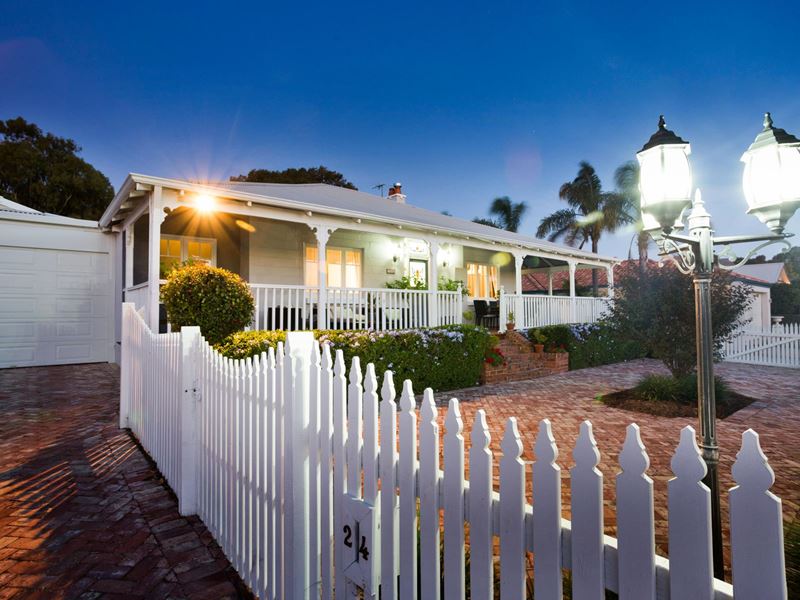 24 Westbury Crescent, Bicton