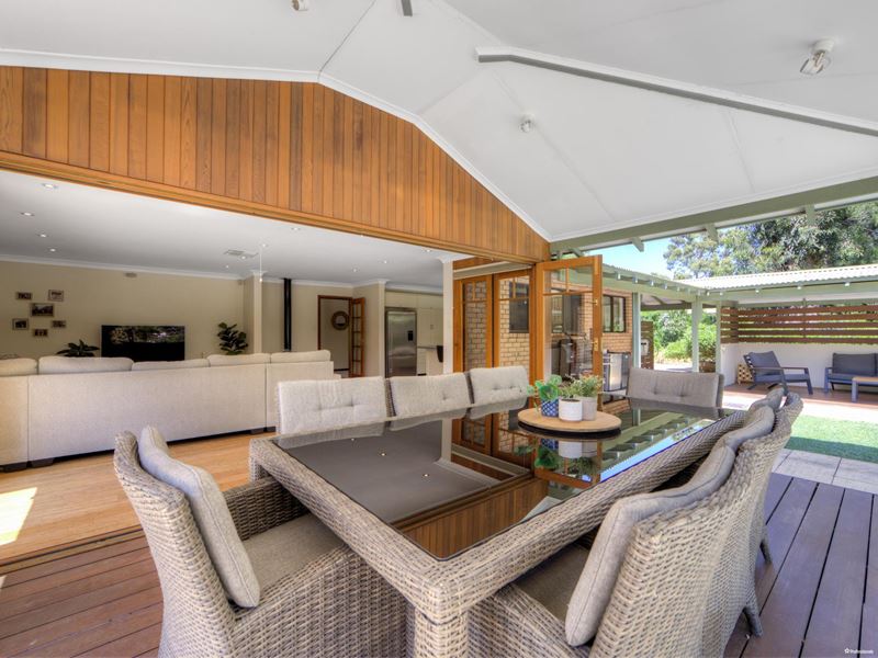 25 Pruiti Crescent, Lesmurdie