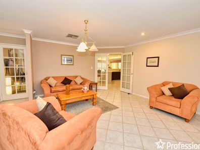 3 Biarritz Pass, Port Kennedy WA 6172