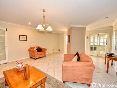 3 Biarritz Pass, Port Kennedy WA 6172
