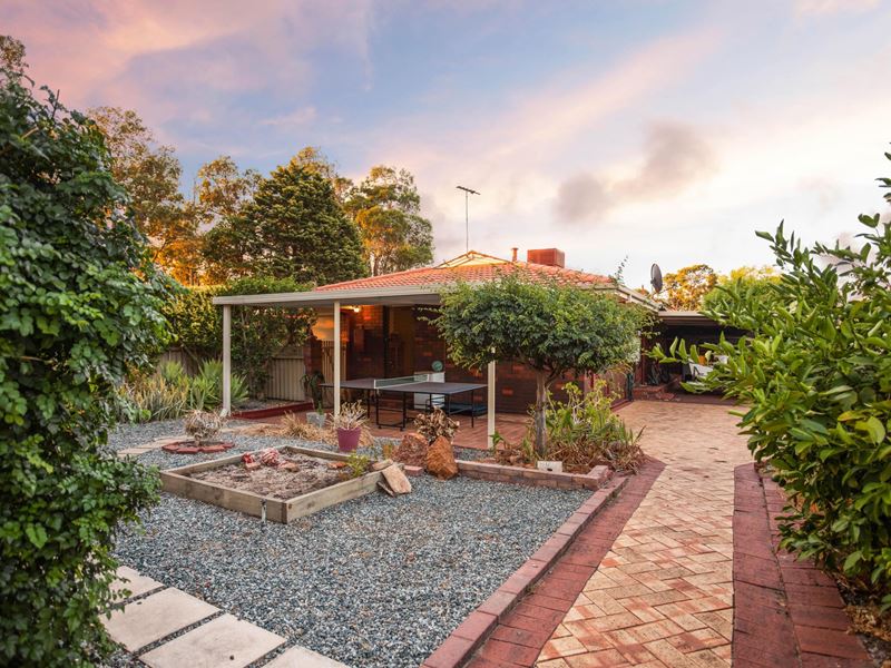 15 Edward Crescent, Byford