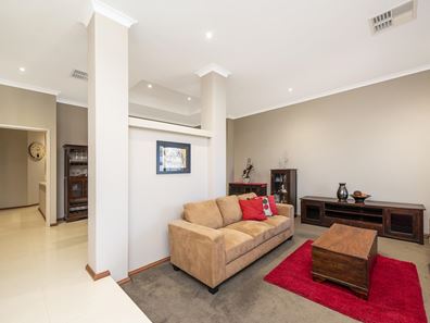 9 Kerries Link, The Vines WA 6069