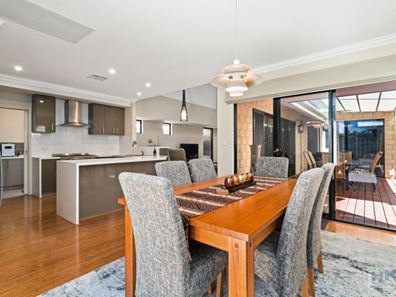 7 Zelena Terrace, Aveley WA 6069