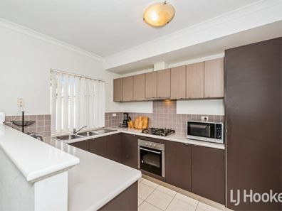 6/15 Third Avenue, Kelmscott WA 6111