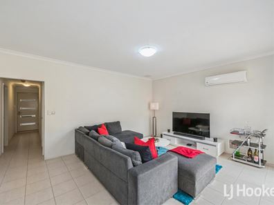 6/15 Third Avenue, Kelmscott WA 6111