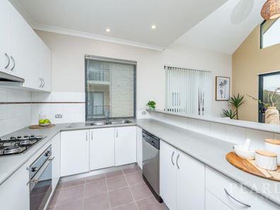 29/4 Waterbird Turn, Joondalup WA 6027