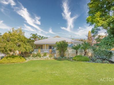98 McLarty Road, Halls Head WA 6210