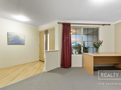 18 Kimbe Court, Mindarie WA 6030