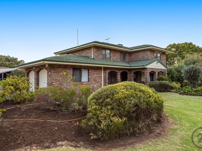 1 Yamba Court, Halls Head WA 6210