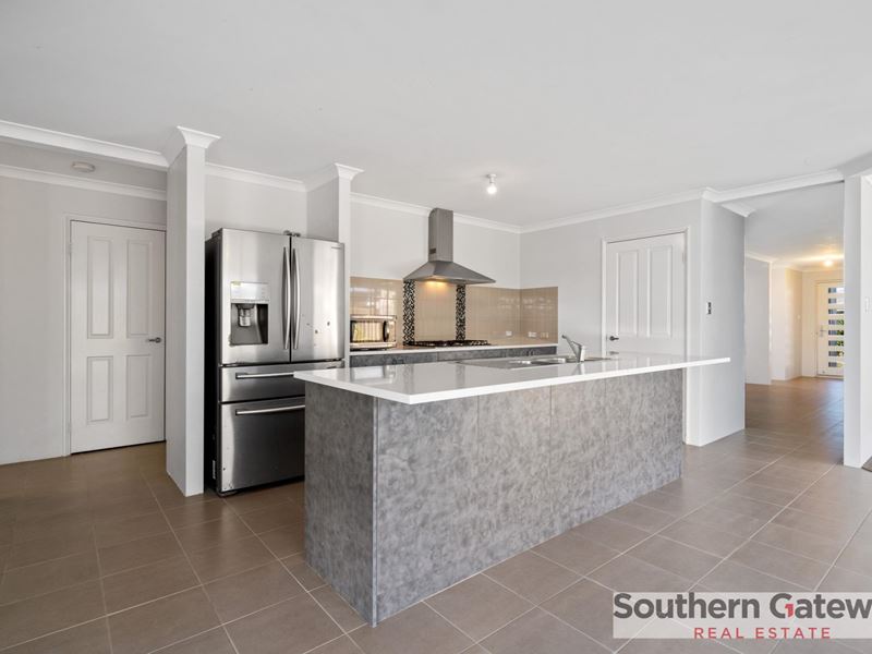 10 Manar Way, Byford