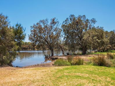 15/12 Loder Way, South Guildford WA 6055