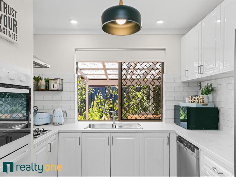 2/21 Copperwaite Road, Kardinya