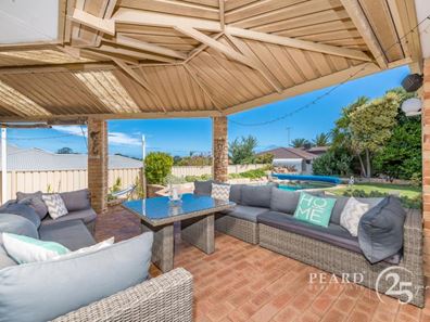 42 Hazelwood Loop, Carine WA 6020