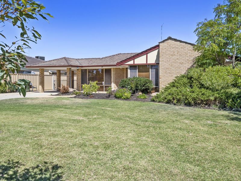 25 Peelwood Parade, Halls Head WA 6210