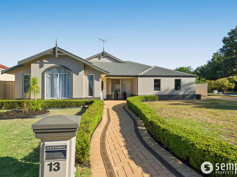 13 Charnley Bend, Success WA 6164