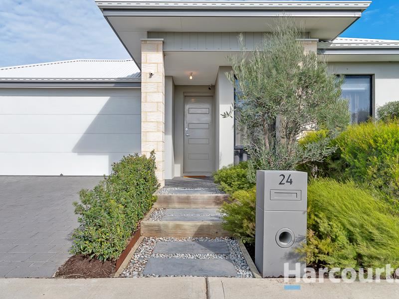 24 Glisten Chase, Eglinton