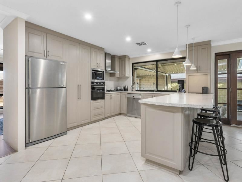 13 Augusta Mews, Meadow Springs