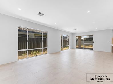 16 Sunstone  Boulevard, Treeby WA 6164