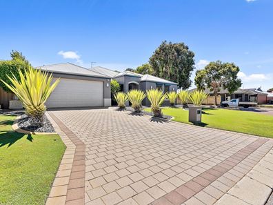 32 Thorold Avenue, Ellenbrook WA 6069