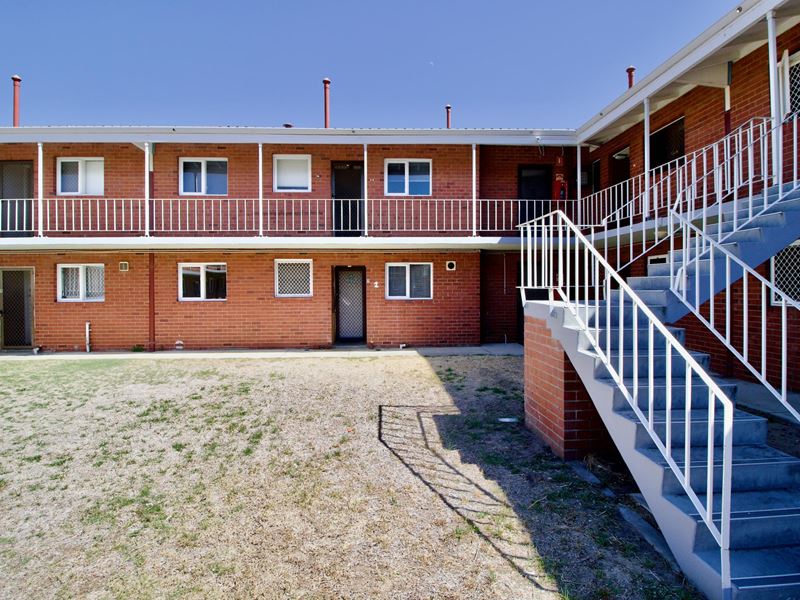 2/15 Corvus Place, Rockingham WA 6168