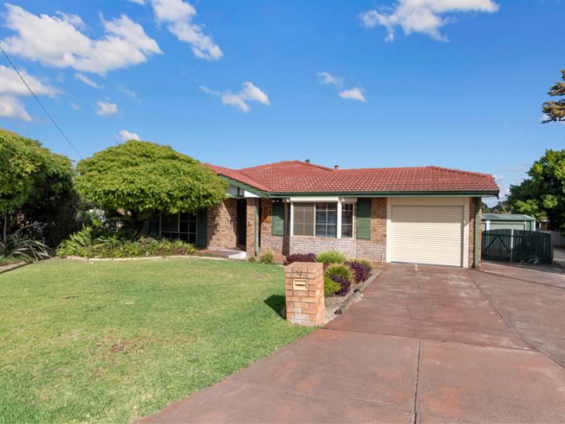 11 Willow Court, Cooloongup WA 6168