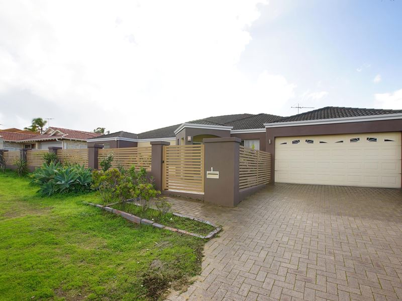 1 Atwell Close, Lake Coogee WA 6166