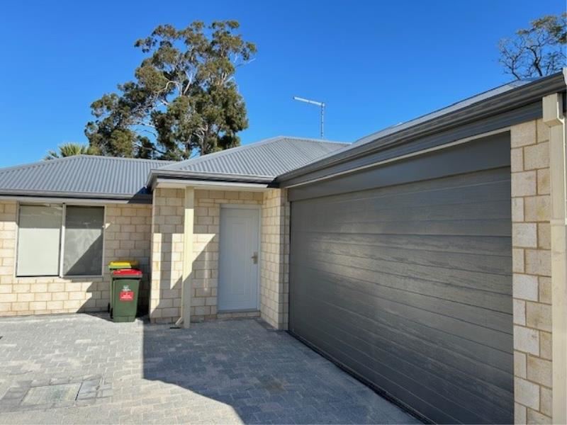 2/49 Winterfold Rd, Hamilton Hill WA 6163