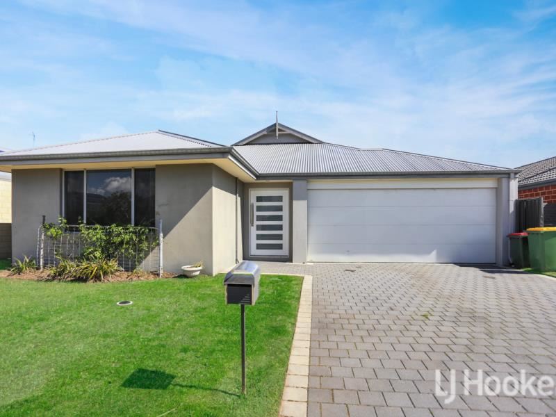 11 Broadhurst Avenue, Ravenswood