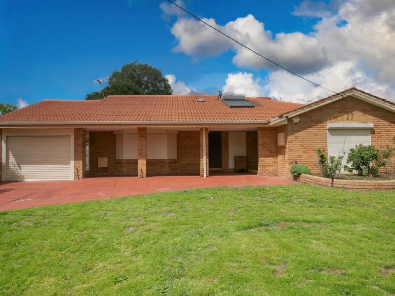 39 Essex Street, Forrestfield WA 6058