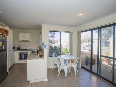 1/7 Templeman Place, Midland WA 6056