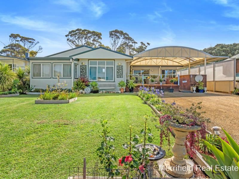 9 King George Street, Little Grove WA 6330