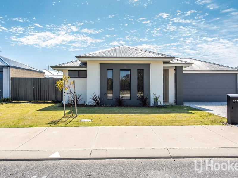 137 Jolly Rambler Boulevard, Ravenswood