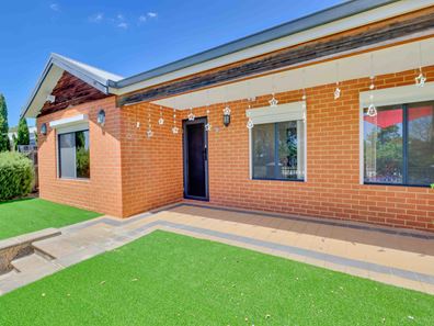 6 Carlo Pass, Ellenbrook WA 6069