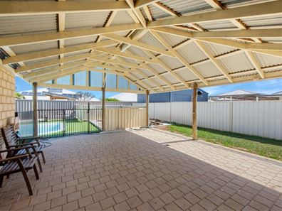 12 Coveside Way, Drummond Cove WA 6532