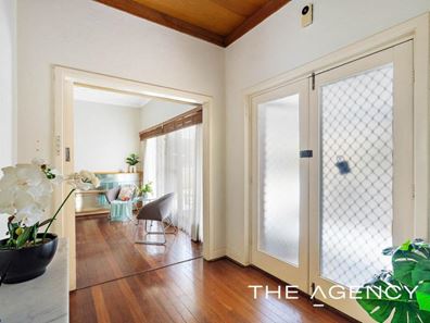 33 Henley Street, Como WA 6152