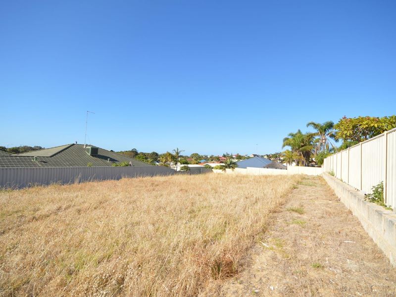11 Dryandra Place, Halls Head