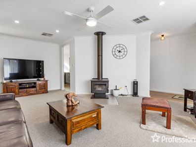 7 Falcon Close, Ballajura WA 6066